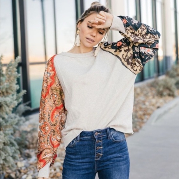 Free People Tops - Free People Vintage Affair Pullover Over Crew Neck Sweatshirt EUC!